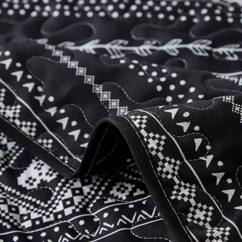 Avenzo Modern Boho Style Bedding Set